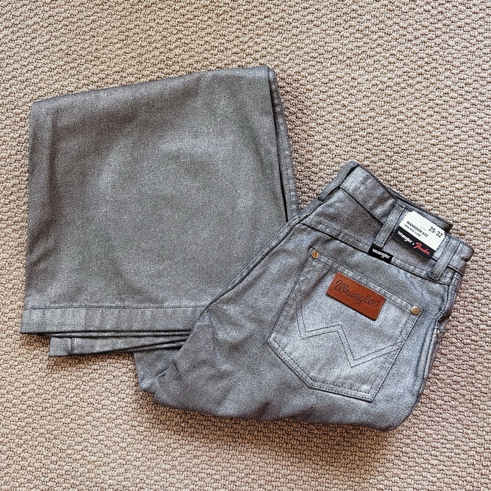 EVERYTHING MUST GO! Wrangler X Fender Metallic Wanderer Flare Jeans - Picture 4 of 7